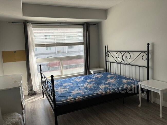 Building Photo - 3115-3115 De Montreuil Ct