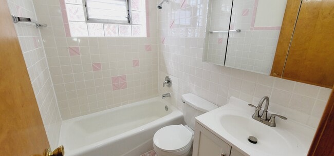 Building Photo - 5835 W 63rd St