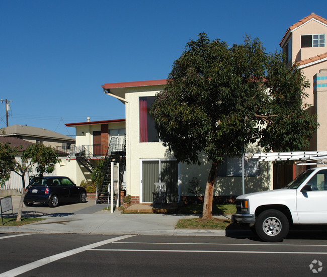 Building Photo - The Continental Apts.