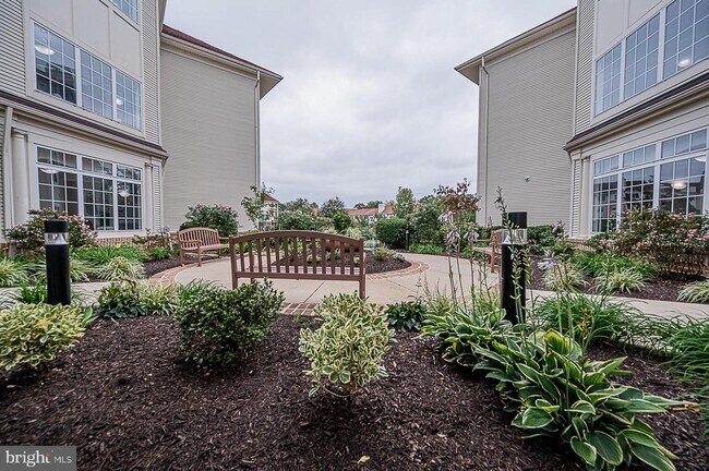 Building Photo - 2130 Ganton Green