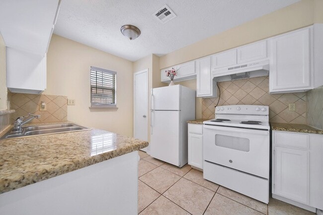 Foto del edificio - 9901 Sharpcrest St