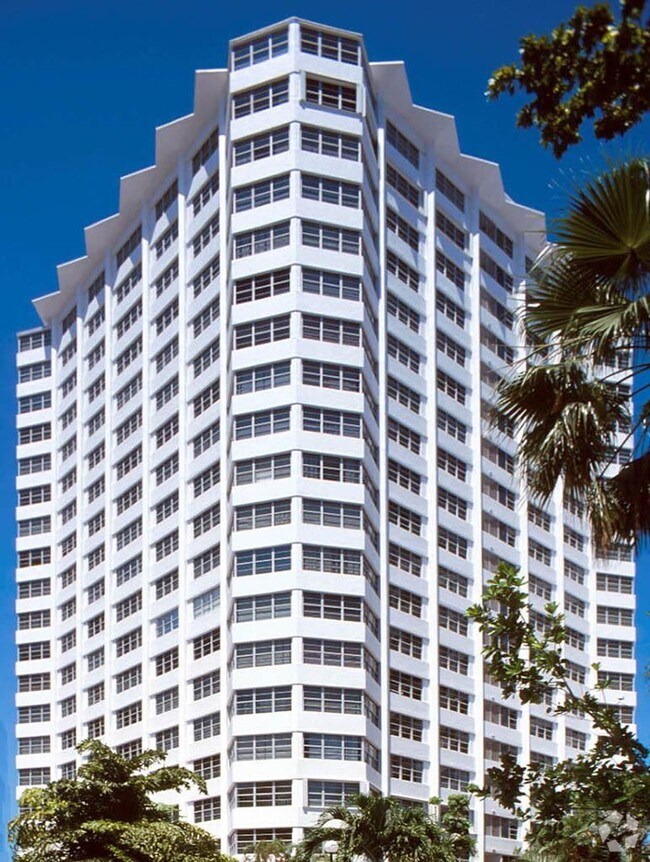 Building Photo - Tower 3