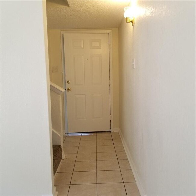 Foto del edificio - 7210 Bennett Ave