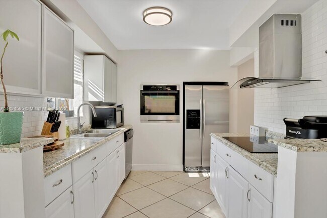 Foto del edificio - 4741 SW 42nd Ter