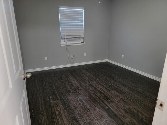Foto del edificio - 6302 Jackson Rd