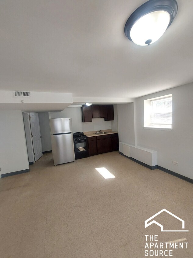 Primary Photo - 4038 W Dickens Ave