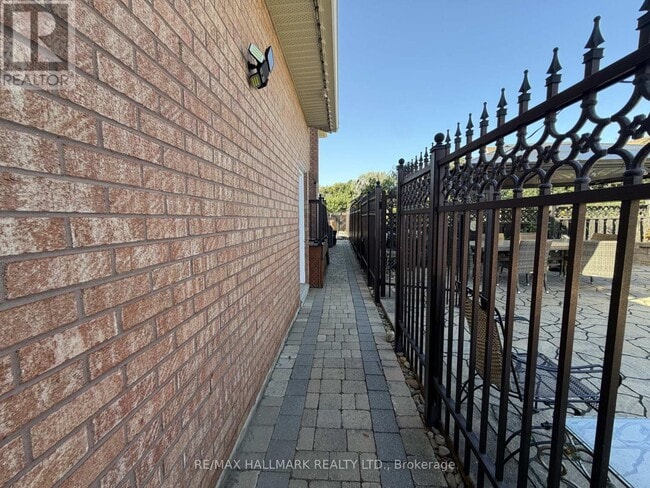 Building Photo - 190 Falstaff Ave