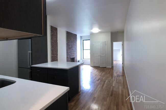 Building Photo - 262 Saint James Place #2DR
