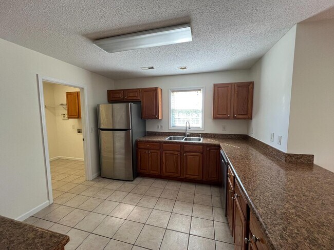 Foto del edificio - 100 Dover Ct E