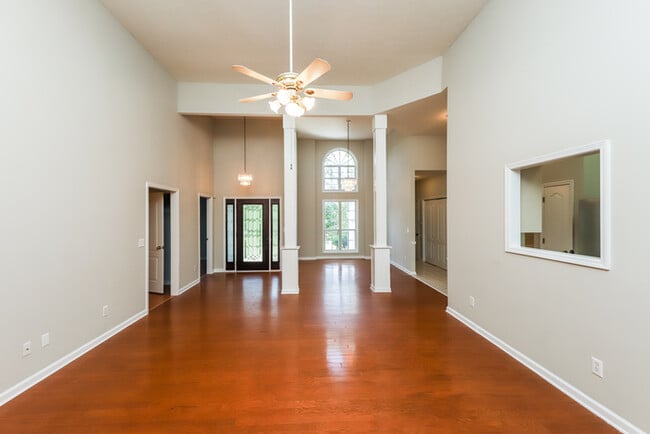 Foto del edificio - 122 Hunter's Pointe Ct