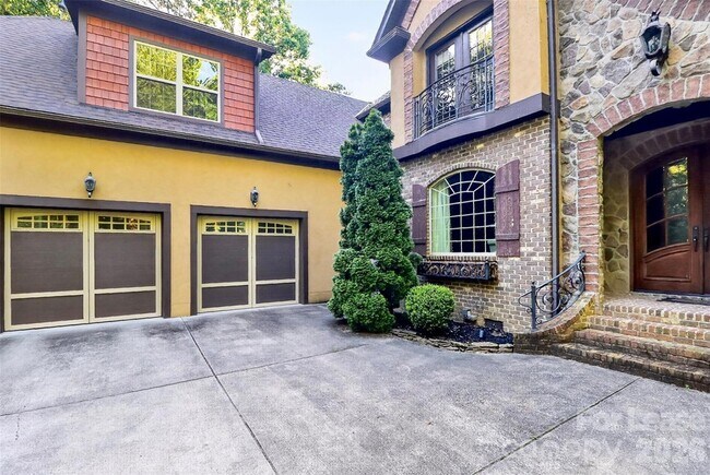 Building Photo - 6031 Greystone Dr