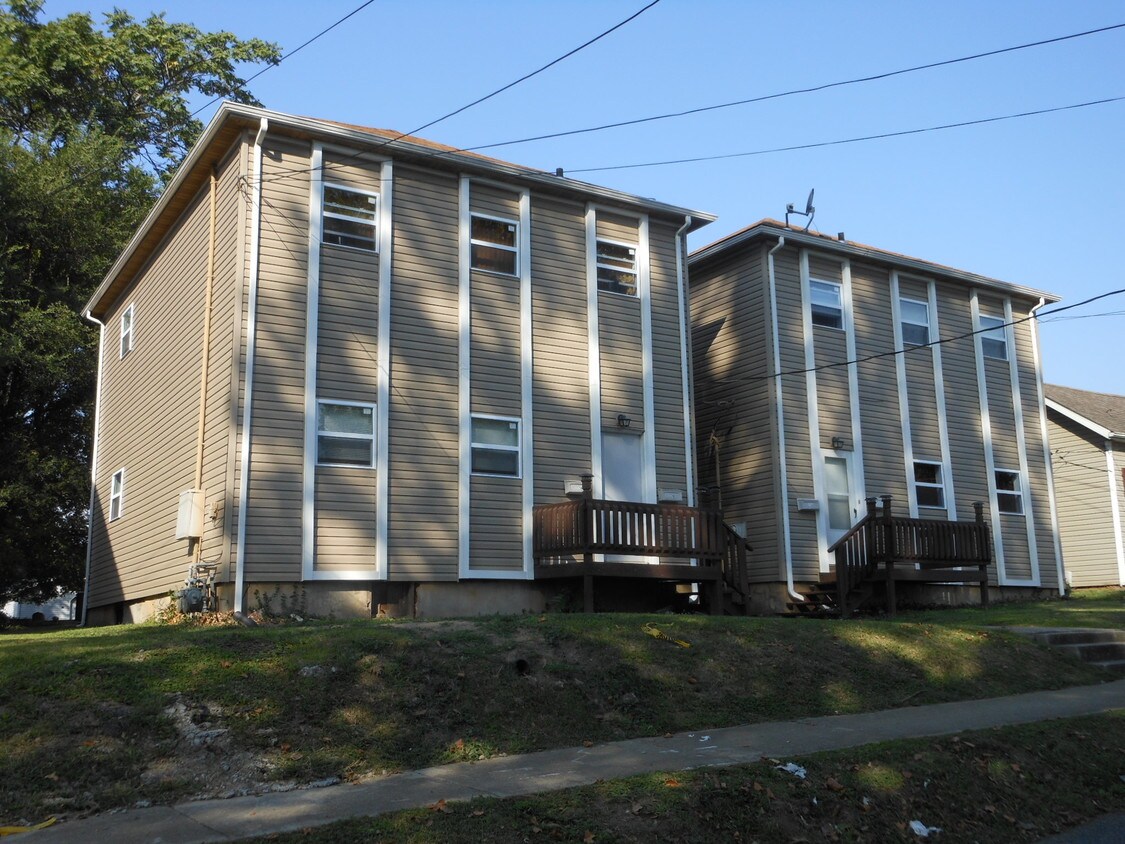 225 S Chestnut St, Collinsville, IL 62234 Condo for Rent in