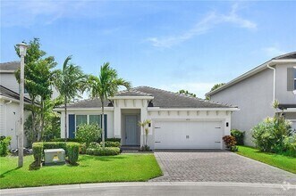Building Photo - 4914 SW Montclair Dr