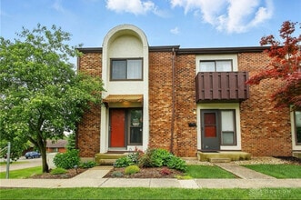 Building Photo - 647 Villa Rd