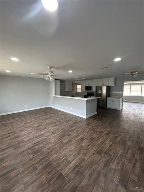 Building Photo - 3000 Royal Palms Cir