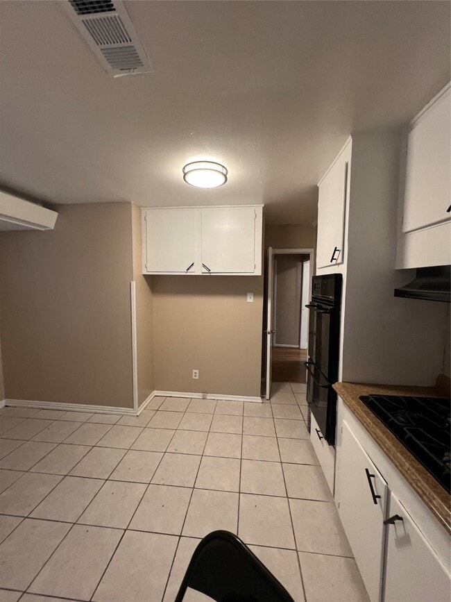 Building Photo - 5319 Cortelyou Ln