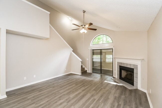 Building Photo - 2858 Lantana Lakes Dr W