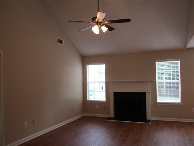 Foto del edificio - 2921 Knoll View Pl