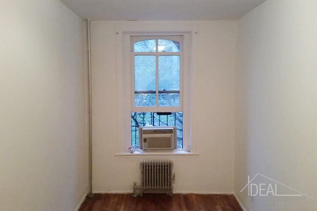 Building Photo - Junior 1BR in Historic Brooklyn Heights!