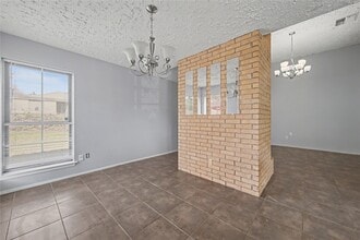 Building Photo - 319 Richvale Ln