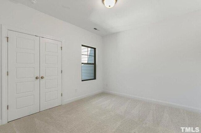 Building Photo - 2045 Maggie Vly Dr