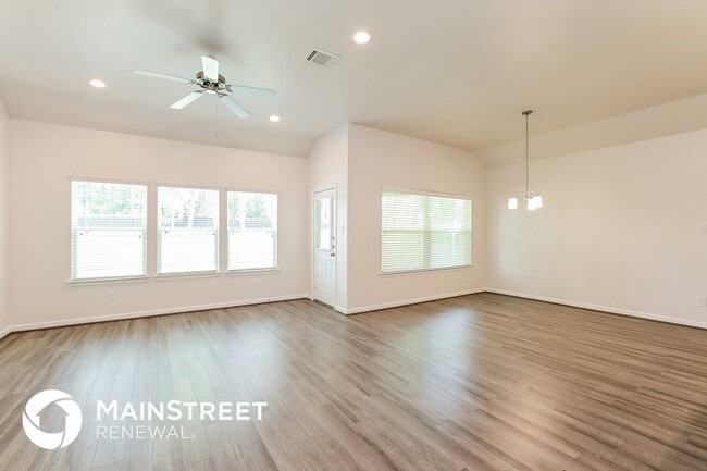 Foto del edificio - 17686 Cedar Crst Dr