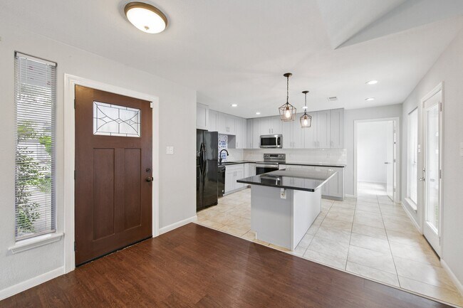 Foto del edificio - 10415 Eagle Glen Dr