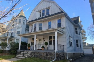Building Photo - 247 N Main St