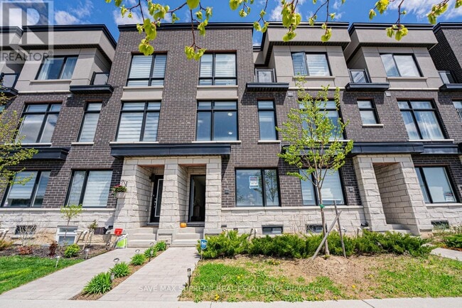 Building Photo - 2638 Castlegate Crossing