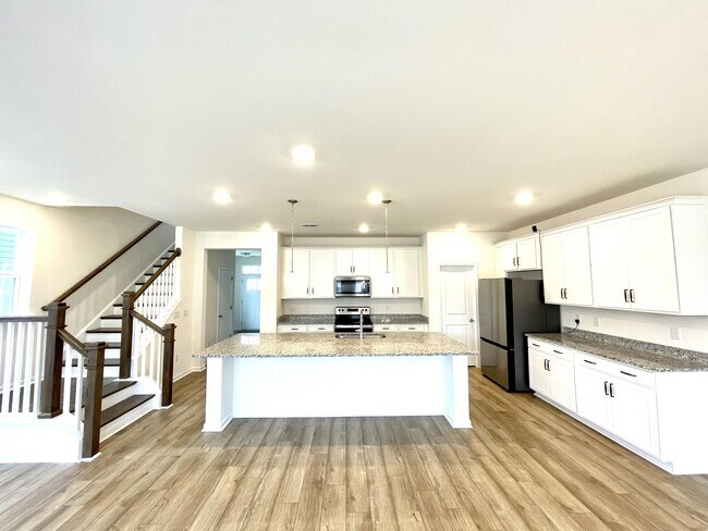 Foto del edificio - 455 Trotters Ln