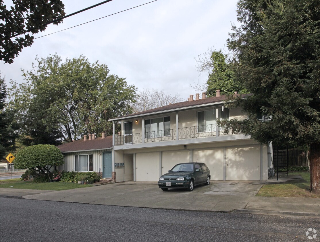 Foto del edificio - 1001 Madera Ave