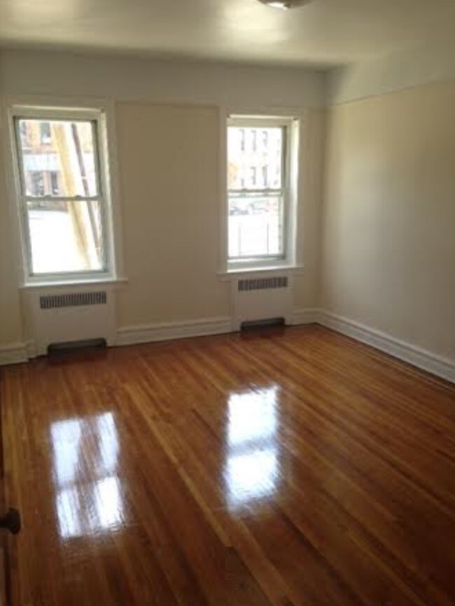 Building Photo - 210 Marine Ave
