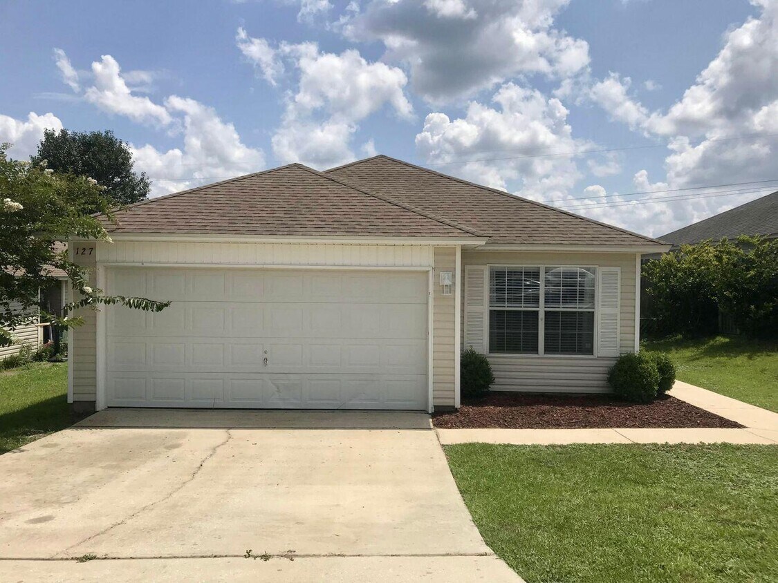 127 Nivana Dr, Crestview, FL 32536 House Rental in Crestview, FL