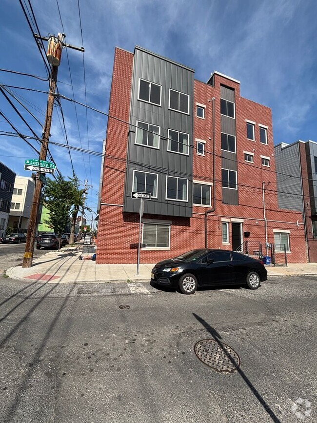 Building Photo - 2465 Jasper St