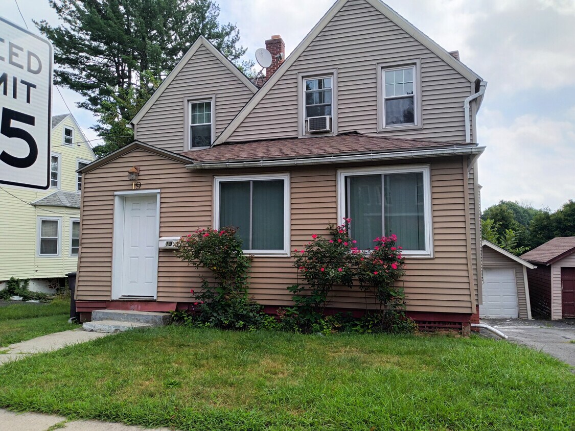 19 Commonwealth Ave, New Britain, CT 06053 House Rental in New