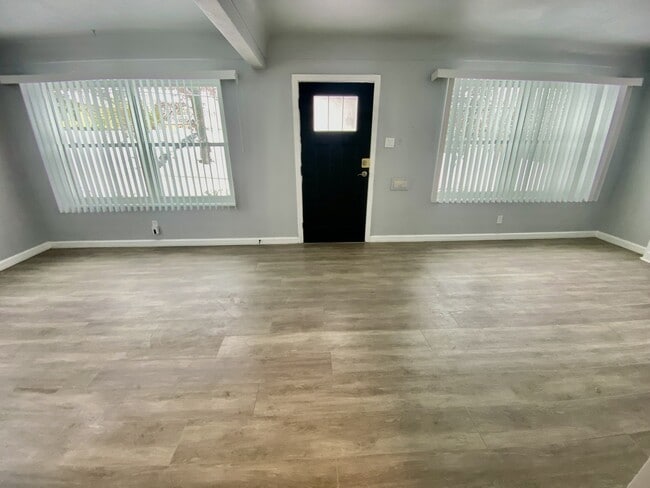 Building Photo - 2429 Mary Ave