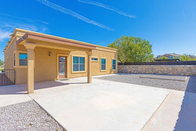 Foto del edificio - 14270 Craggy Rock Ave
