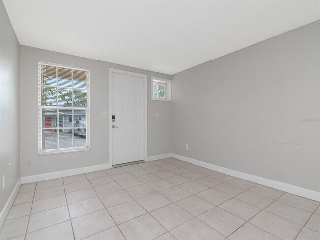 Building Photo - 104 Karde Ln
