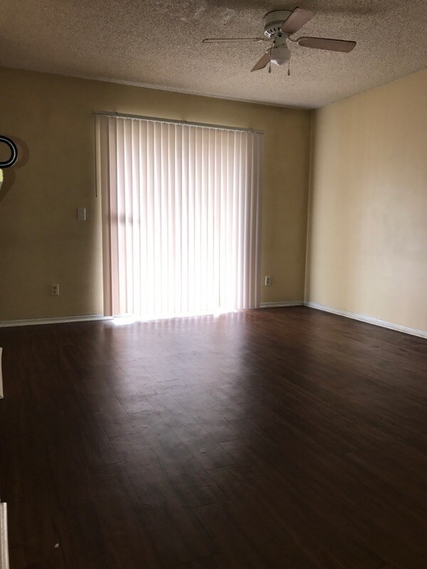 Building Photo - 2 Bedroom 2 Bathroom Condo For Rent at 414...