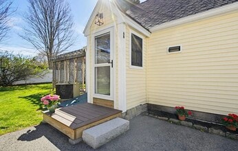 Building Photo - 6 Fifield Ln
