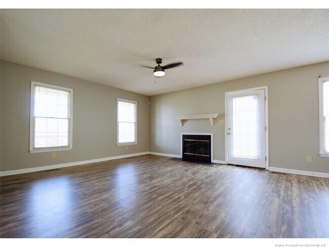 Building Photo - 5224 Thackeray Dr