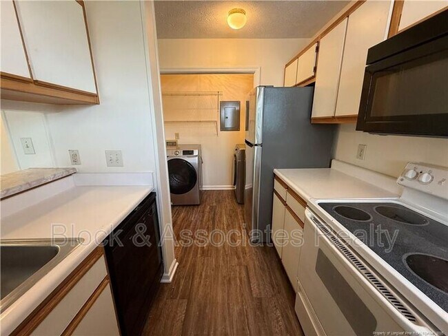 Building Photo - 300 Waterdown Dr