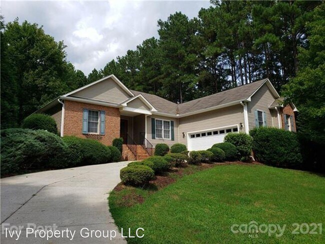 Building Photo - 3 br, 2 bath House - 8484 Mayflower Ct.