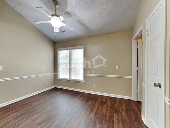 Foto del edificio - 4408 Eagle Rock Rd