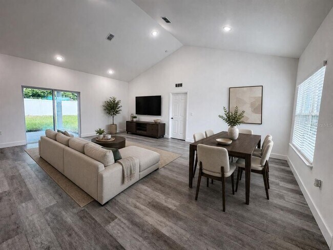 Foto del edificio - 13376 SW 49th Ave