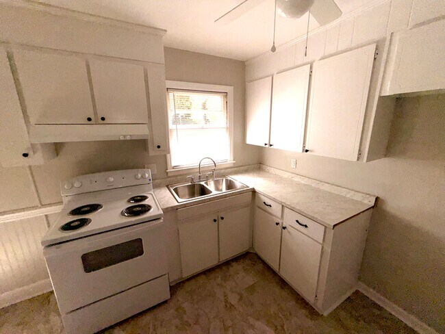 Foto del edificio - 319 Orchard Ln