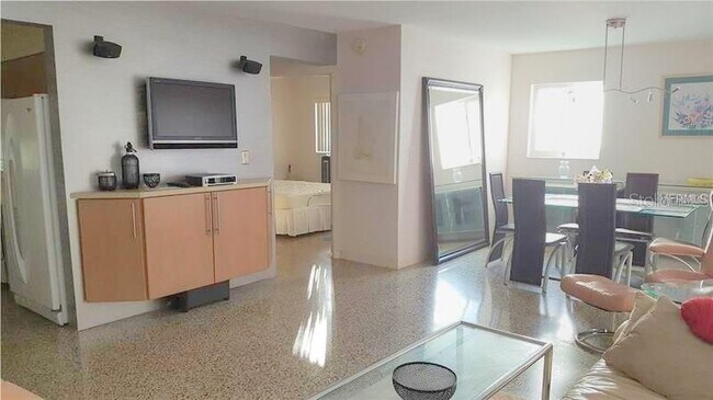 Foto del edificio - 14503 N Bayshore Dr