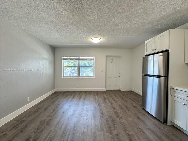 Foto del edificio - 3660 NE 11th Ave