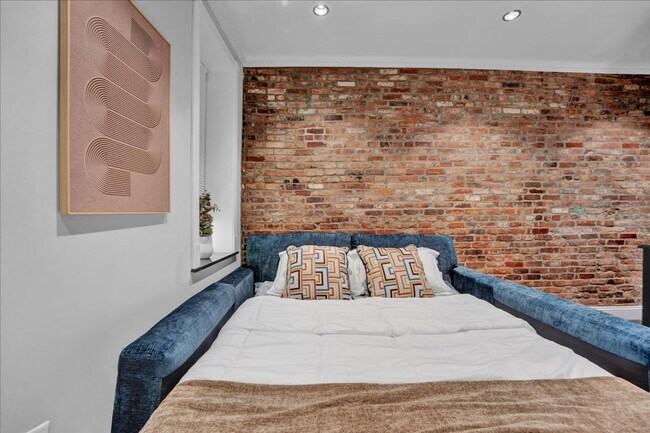 Foto del edificio - 340 E 18th St