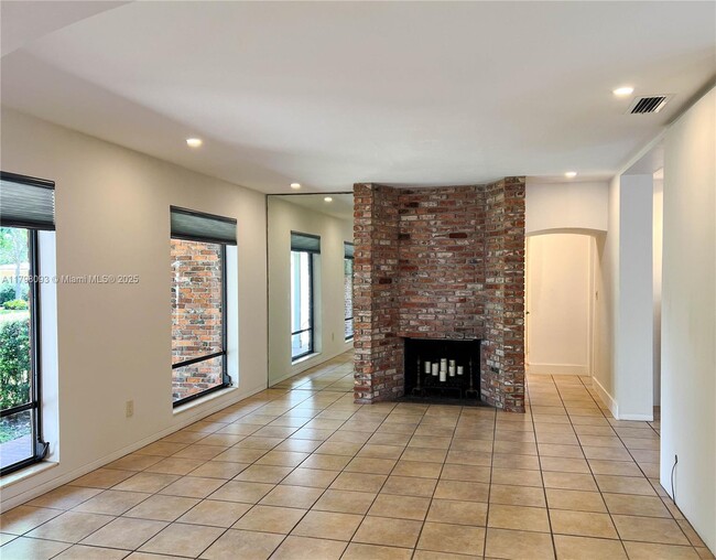 Building Photo - 500 Perugia Ave